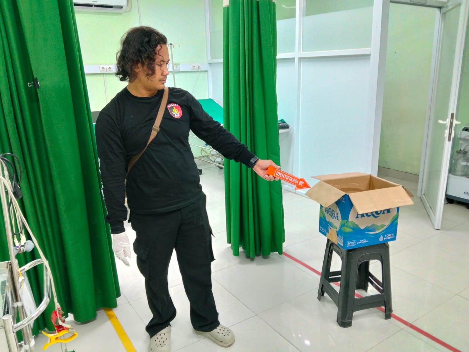 Geger, Bayi Perempuan Baru Lahir Ditemukan dalam Kardus Air Mineral di Cepu