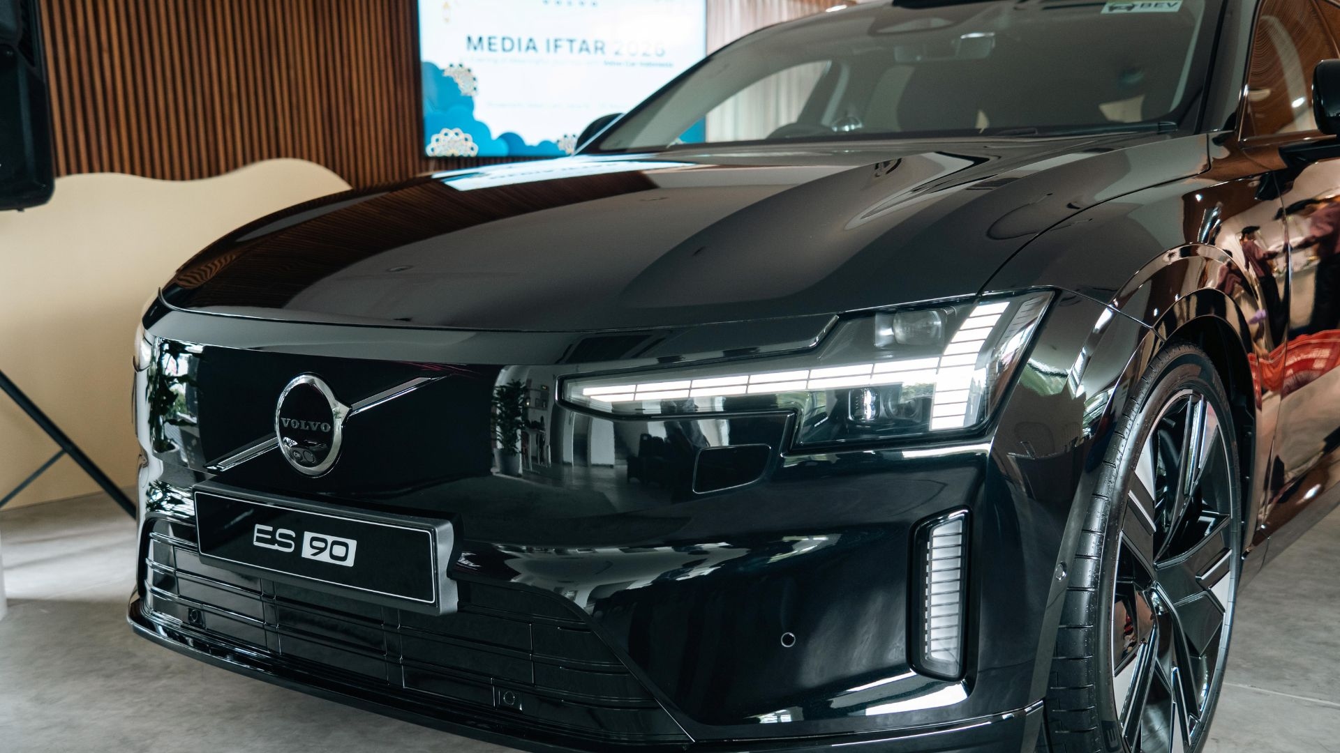 Mengintip Keunggulan Volvo ES90, Sedan Listrik Flagship dengan Jarak Tempuh 661 km