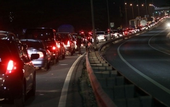 Panduan Lengkap Mudik Lebaran 2026! Tips Berkendara Malam Hari di Tol: Dari Manajemen Kantuk hingga Rekomendasi Mobil