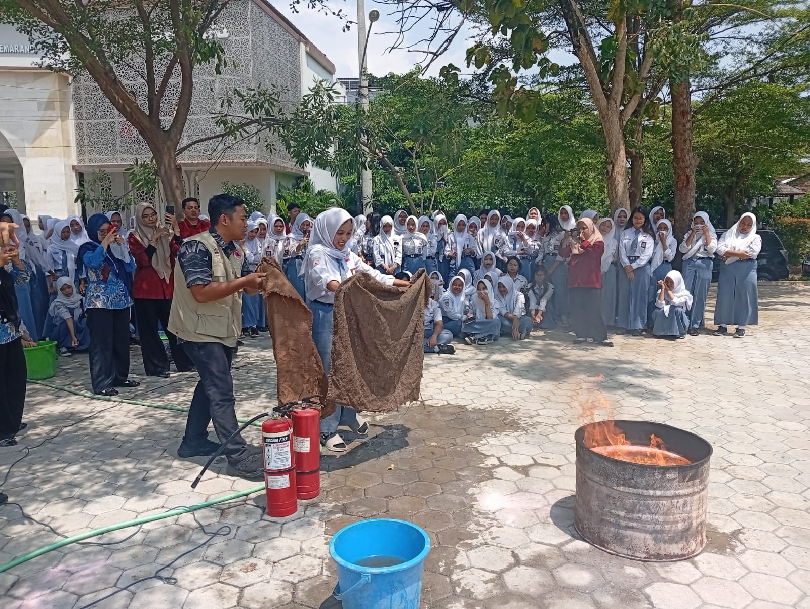 Mahasiswa Jadi Penggerak, Labschool UPGRIS Disiapkan Jadi Percontohan SPAB Sekolah Tangguh Bencana