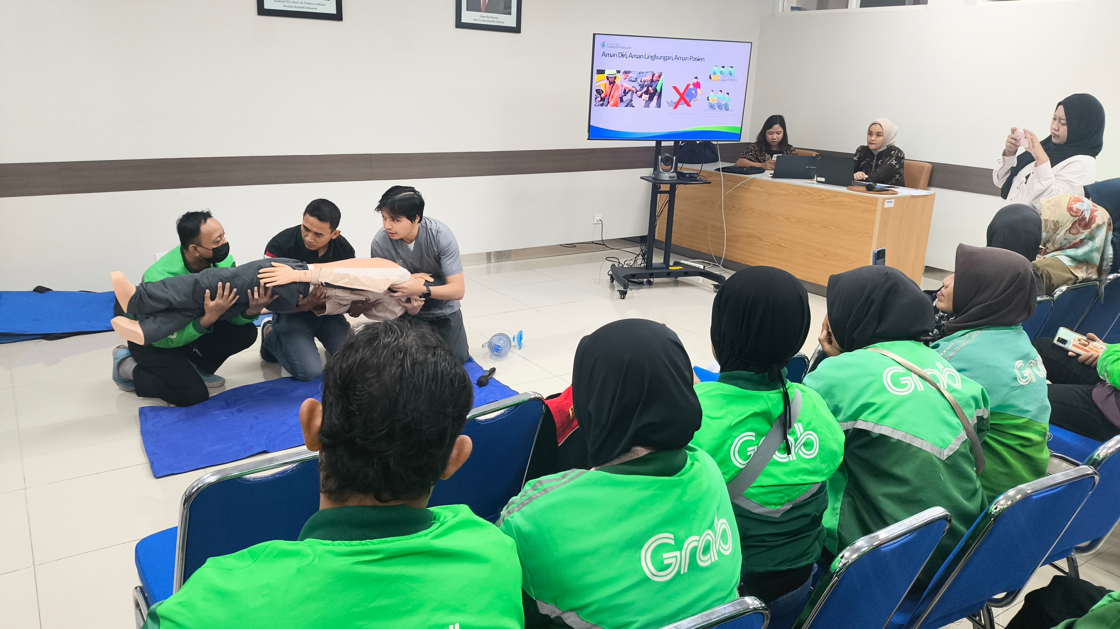 Latih Relawan Tangani Korban Kecelakaan, RS Samsoe Hidajat Gandeng Jasa Raharja 