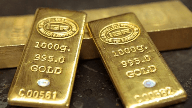 Harga Emas Bergerak Volatil, Hari Ini Melemah Tipis di Tengah Ketegangan Iran & Kenaikan Dolar