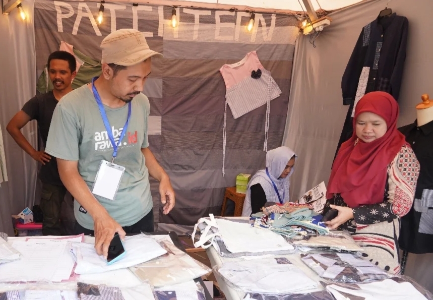 Keren! Pemuda Kabupaten Semarang Sulap Limbah Kain Jadi Produk Fashion Bernilai Jutaan