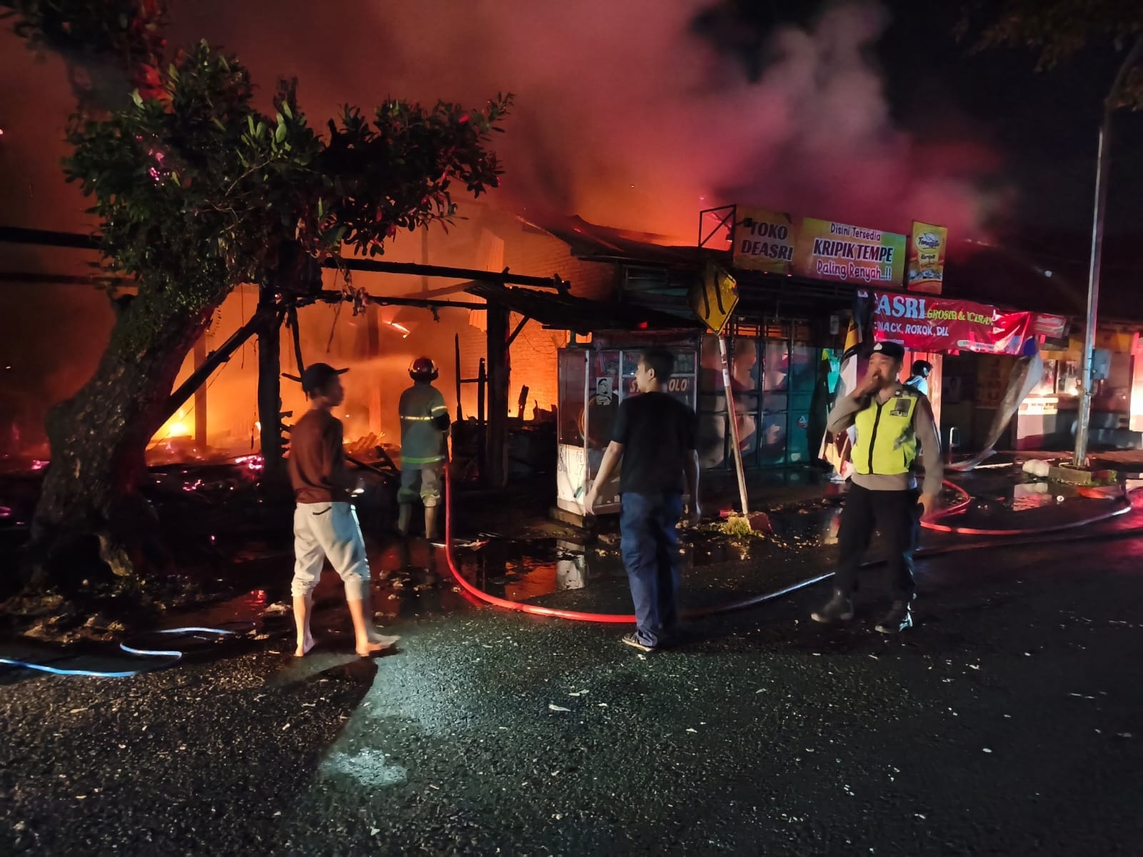 Polisi Ungkap Penyebab Kebakaran Warung dan Toko Kelontong di Buluspesantren, Diduga Akibat Korsleting Listrik