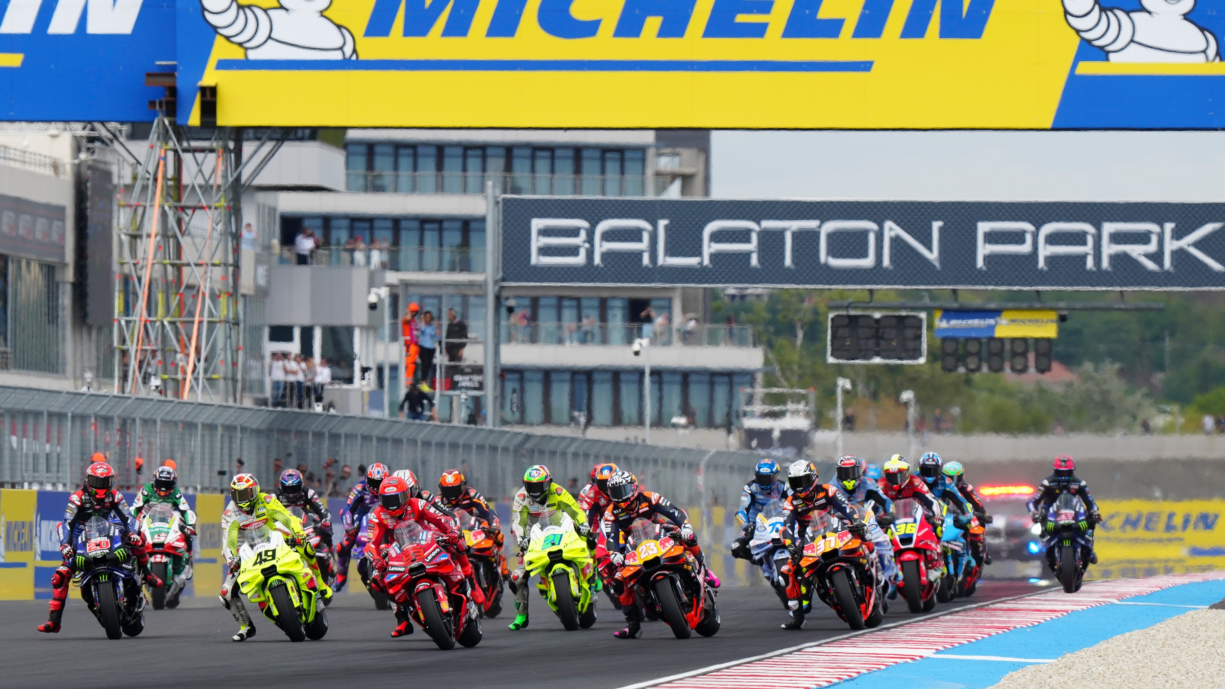 Hasil Lengkap Moto3 Hungaria 2026: Maximo Quiles Juara, Veda Ega Pratama Finish Peringkat Berapa?