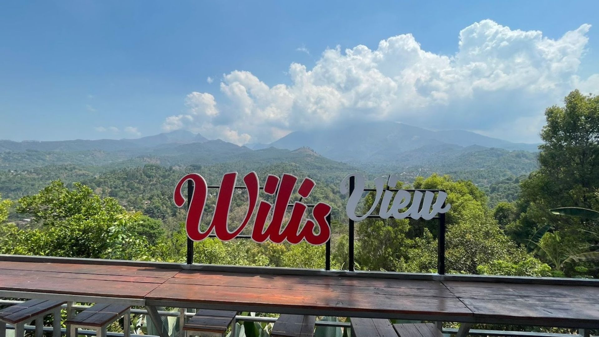 Bosan dengan Suasana Kota? 5 Kafe di Nganjuk Ini Sajikan Pemandangan Gunung Wilis dan Sawah Asri