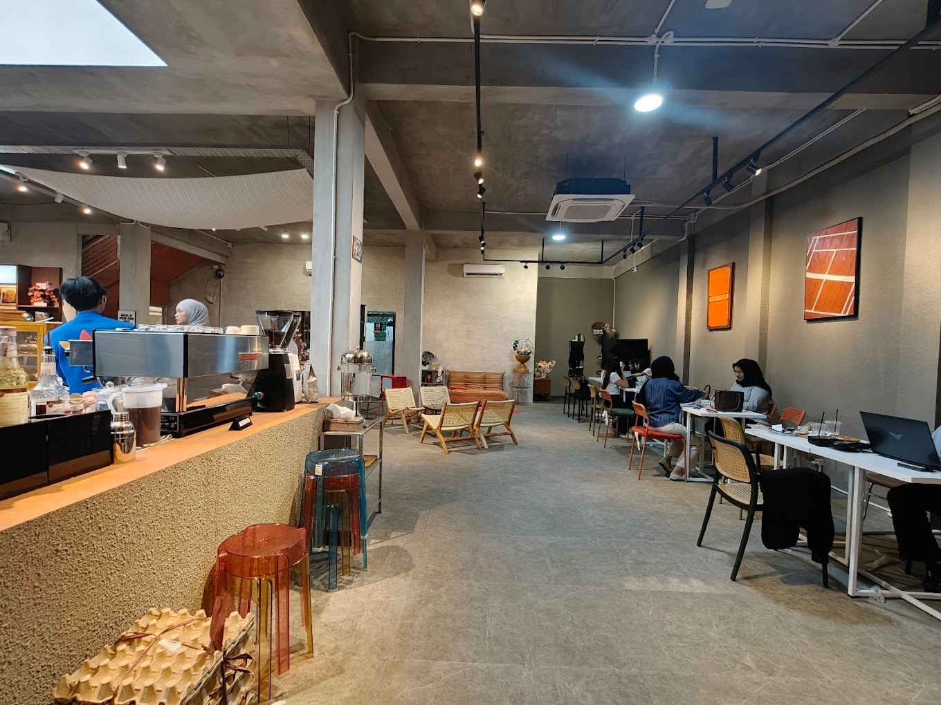 Work From Cafe? Singgah Yuk ke 5 Kafe Kekinian di Surabaya dengan Wifi Kenceng