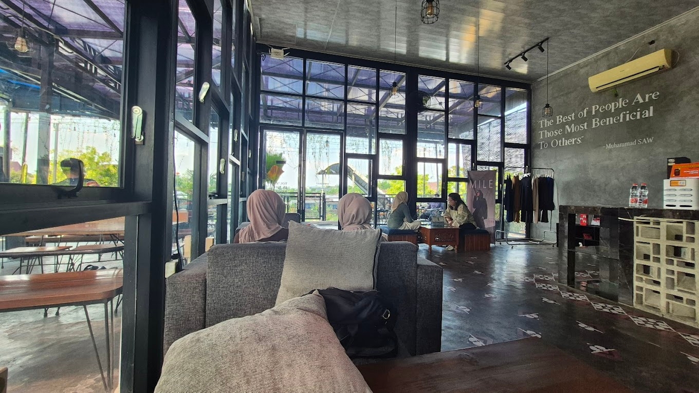 Dari Kopi hingga Karaoke, Ini 6 Rekomendasi Kafe Terbaik di Ngawi 2026