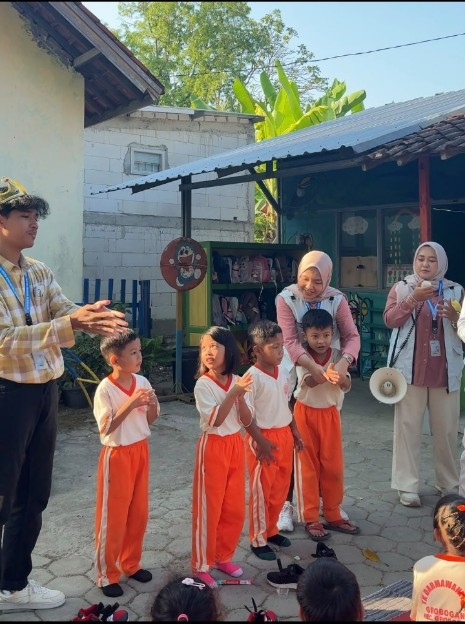 Mahasiswa KKN UNNES Edukasi Kesehatan Mental dan PHBS Anak Usia Dini Lewat Program TAMASYA di Grobogan