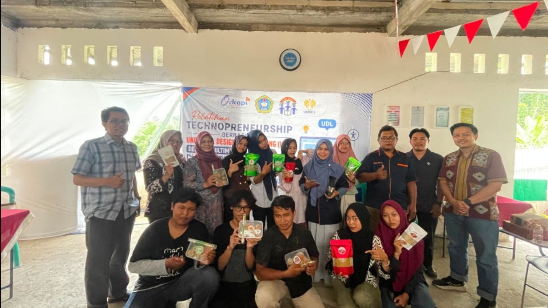 UNNES Dorong Warga Belajar Paket C PKBM Orkapi Kuasai Technopreneurship Lewat Pembelajaran Inklusif