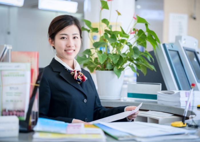 Teller Bank, Dari Tugas dan Tanggung Jawab Hingga Skill yang Wajib Dikuasai