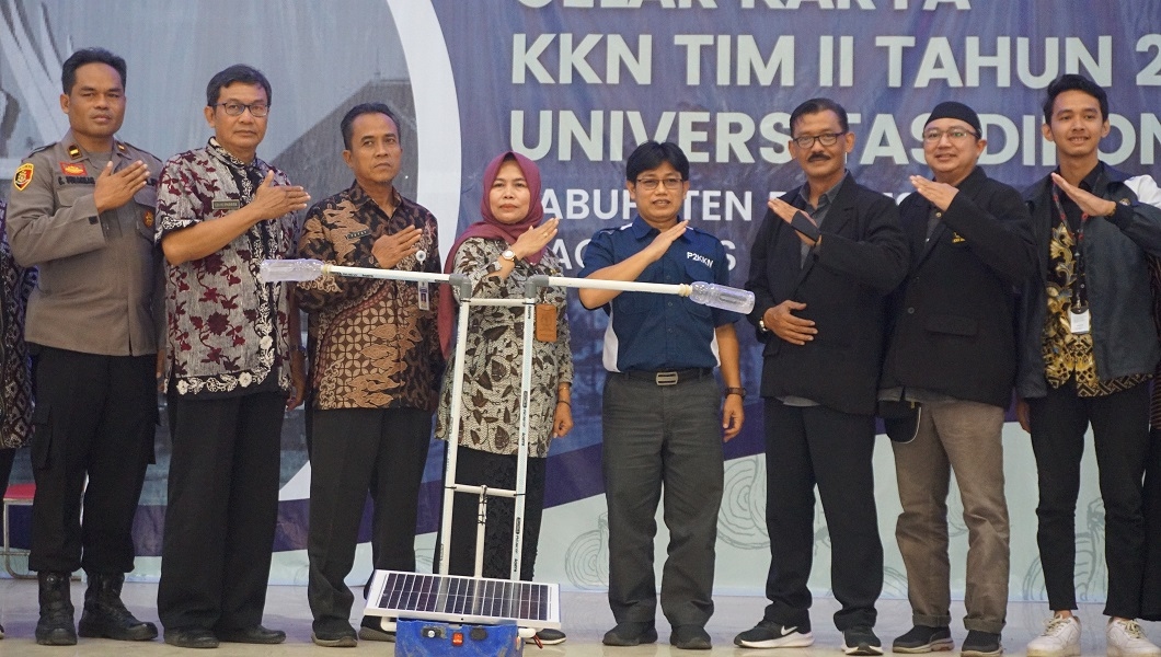 Ciptakan Inovasi Alat Penyiram Bawang Tenaga Surya, Undip Dorong Hilirisasi Teknologi di Bidang Pertanian