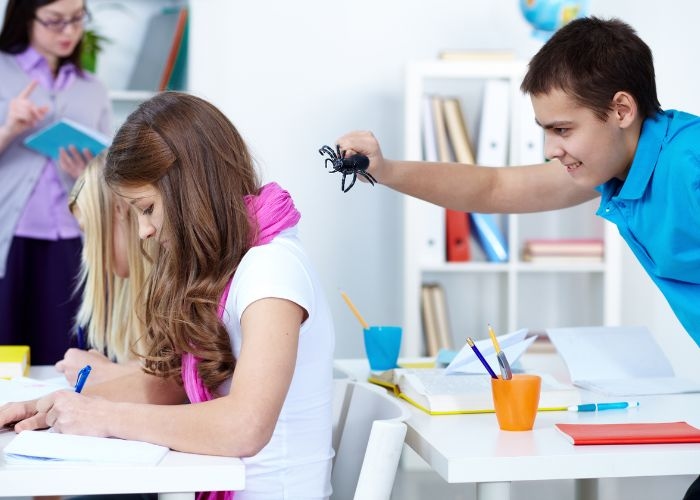 Ternyata 4 Jenis Bercandaan Ini Terbilang Toxic tetapi Sudah Dianggap Biasa Oleh Kebanyakan Orang