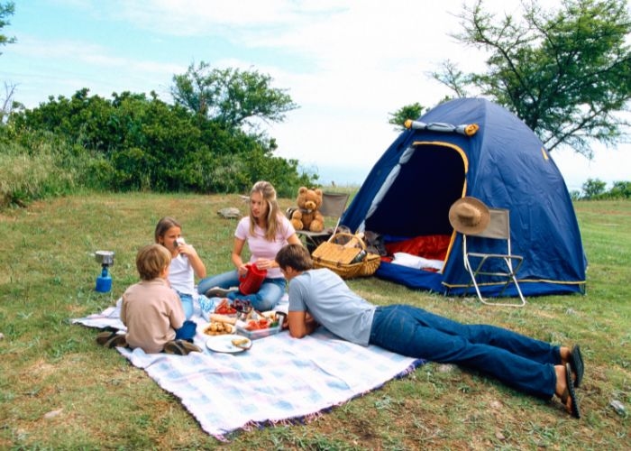 Berikut 7 Kesalahan yang Sering Dilakukan Banyak Orang Saat Berkemah di Alam Bebas