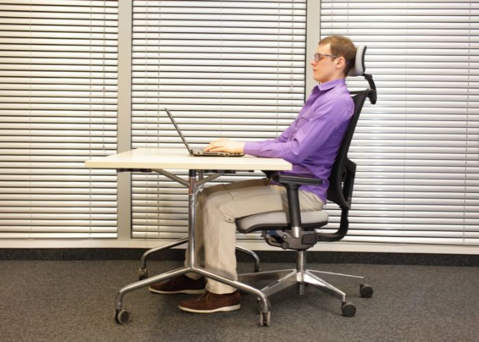 Jangan Sepelekan, 4 Posisi Duduk Ini Ternyata Bisa Mengganggu Kesehatanmu