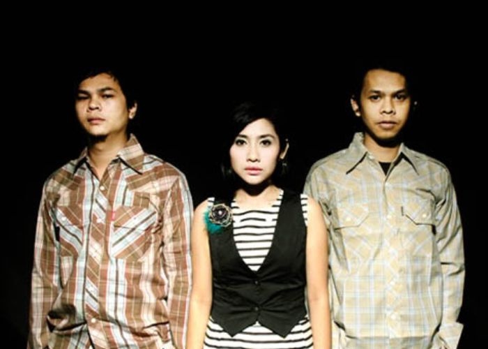 Berikut 5 Daftar Lagu Bertemakan Galau Tahun 2000an yang Bisa Jadi Pilihan Nostalgia