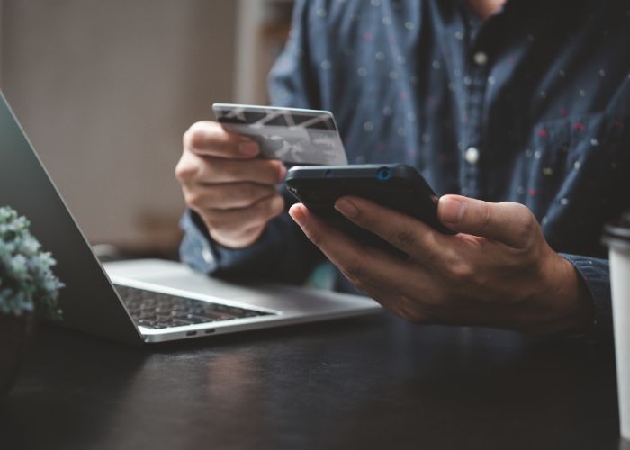 Strategi Sukses Memasuki Dunia Kerja Pada Industri E-commerce di Indonesia Bagi Gen Z