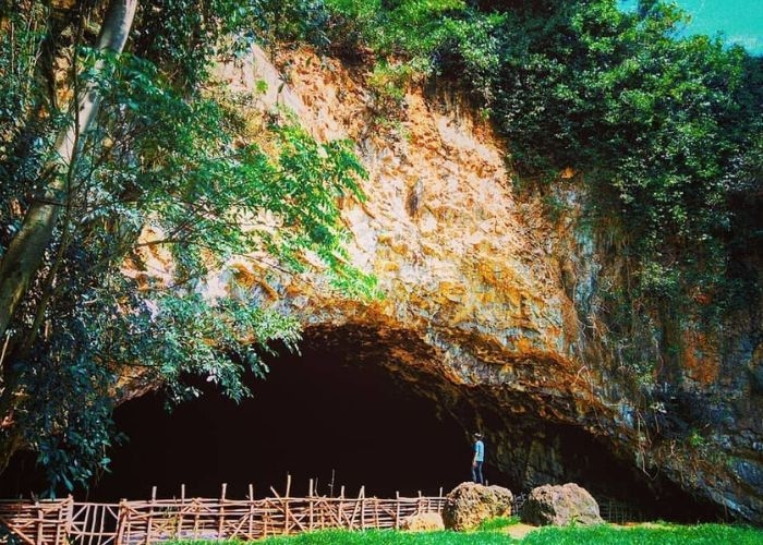 Keajaiban Misteri dan Keindahan Alam di Sekitar Goa Lalay: Legenda tentang Tujuh Gua dan Penjaga Gaibnya