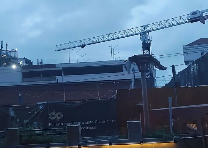 Satu dari Dua Tower Crane Sudah Berdiri, Pembangunan mall Baru yakni DP Mall 2 Semarang Diproyeksikan Akan Berjalan dengan Cepat