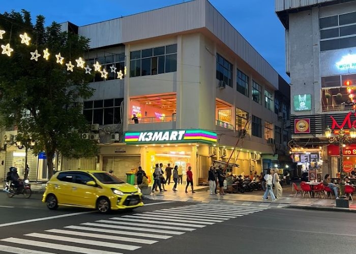 Tempat Nongkrong Asyik di Surabaya: K3 Mart, Menghadirkan Pengalaman Belanja Korea dan Tempat Makan yang Unik