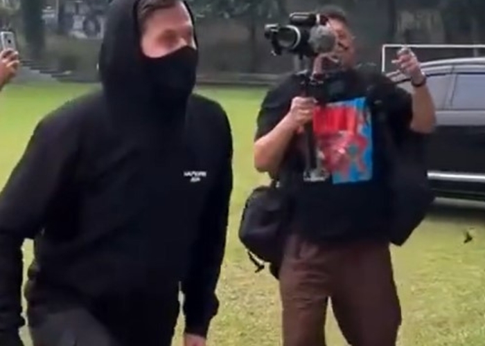 Viral, Alan Walker Kunjungi Sekolah Al-Azhar Medan dan Beri Tiket Gratis untuk Konser di Jakarta