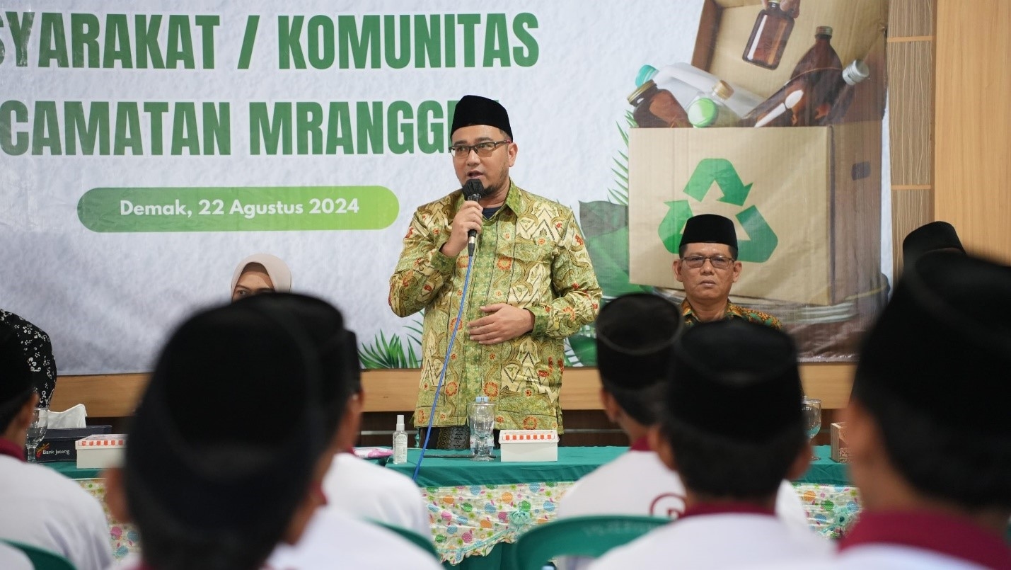 Ratusan Santri Ponpes Futuhiyyah Mranggen Mendapatkan Pelatihan Pengelolaan Sampah