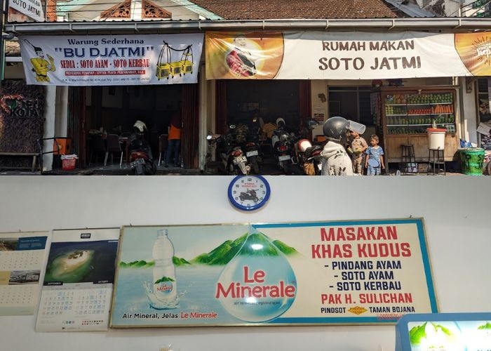 Jateng  Vibes! Kuliner Legendaris Kudus: 4 Tempat Soto Kudus yang Wajib Dicoba! nomor 2 Ternyata Sudah Ada Sejak 1968 Lho