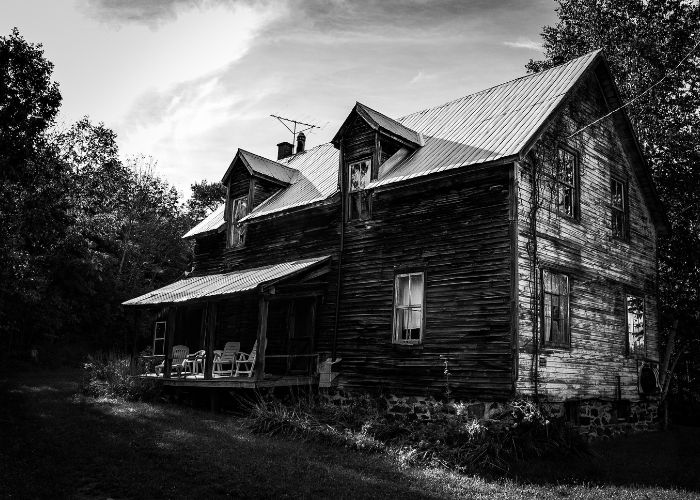 Bingung Tempat Tinggal Anda Berhantu atau Tidak? Ternyata Ini Lho 4 Cara Buat Mengetahui Rumah Berhantu, Nomor 1 Sangat Penting Sekali Dilakukan