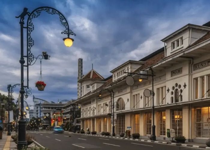 Bocoran Lengkap Biaya Hidup di Kota Bandung 2025: Dari Kos Mahasiswa Sampai Apartemen, Cocok Buat Pelajar dan Pekerja yang Mau Pindah!