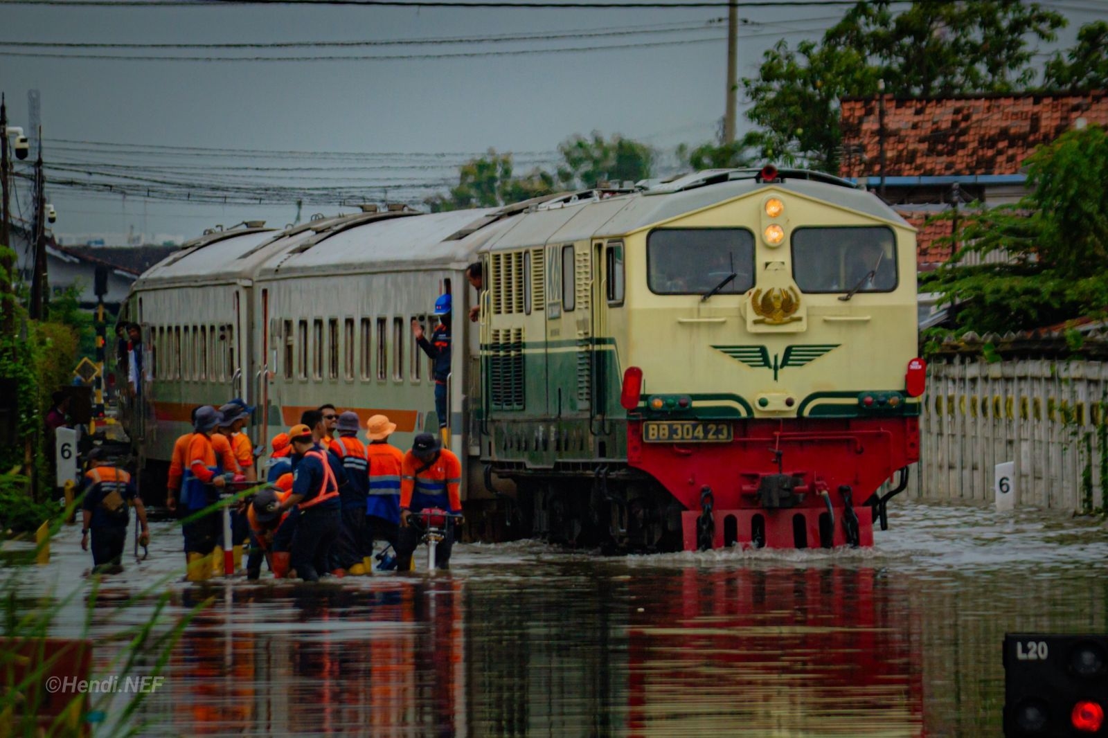 Banjir Ganggu Jalur Kereta, Sejumlah Perjalanan Dibatalkan, Penumpang Bisa Refund 100 Persen, Cek Prosedurnya