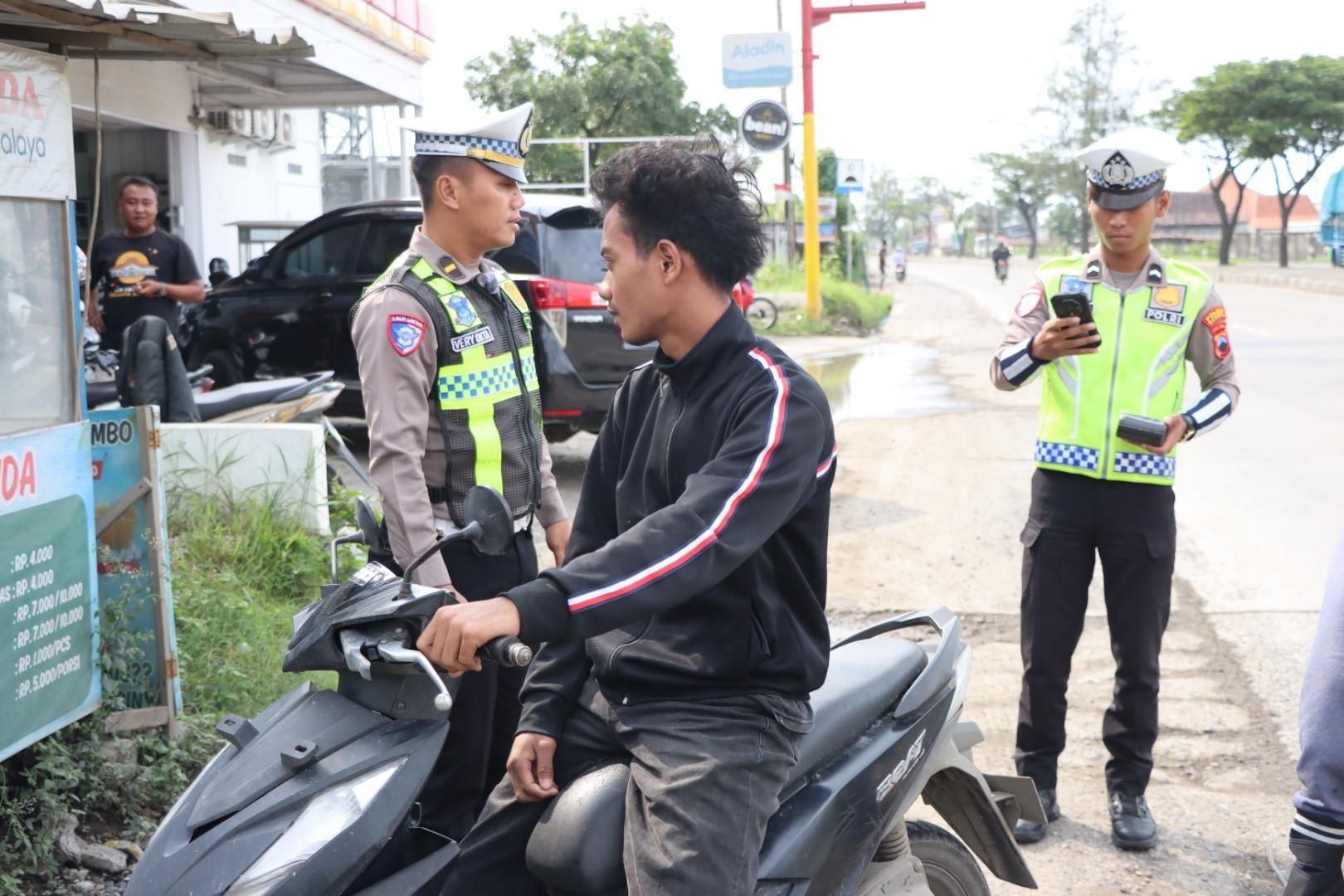 Pemotor Lawan Arus Kocar-Kacir Hingga Sembunyi ke Minimarket, Ini Kisah Operasi Candi Hari Keempat di Kendal