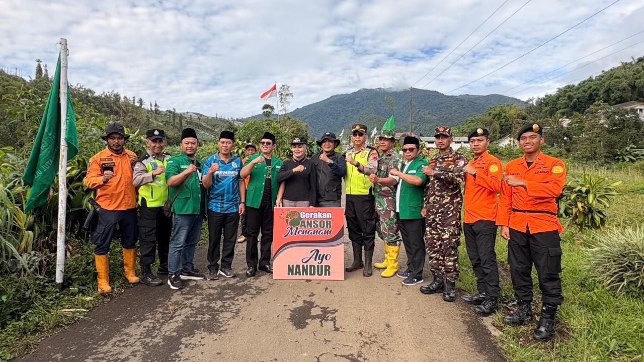 Tak Mau Kendal Terus Kebanjiran, Ansor Tanam 2.000 Pohon di Lereng Gunung Prau