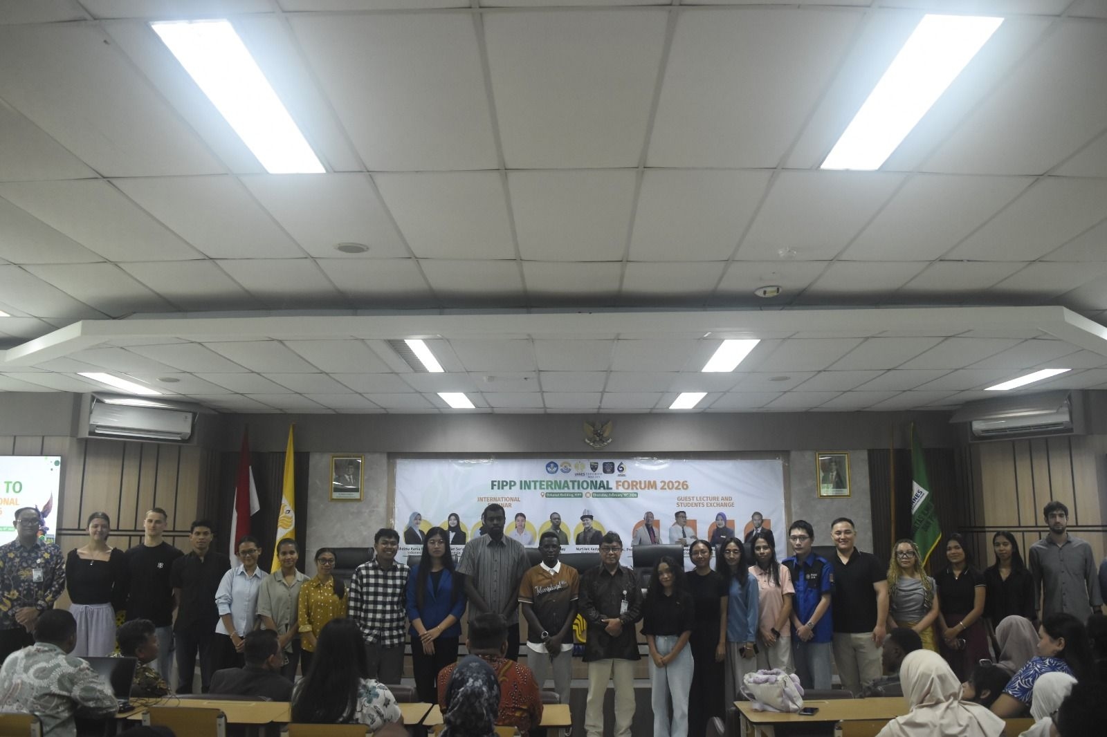 Dari Kecerdasan Budaya Hingga Tantangan AI: Seminar Internasional FIPP Bedah Masa Depan Pendidikan dan Psikologi