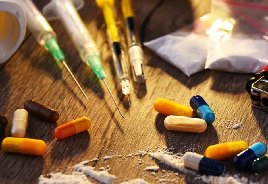 Bongkar Jaringan Narkoba, Polda Jateng Ringkus Residivis di Semarang yang Simpan 332,18 Gram sabu dan 803 Butir Ekstasi