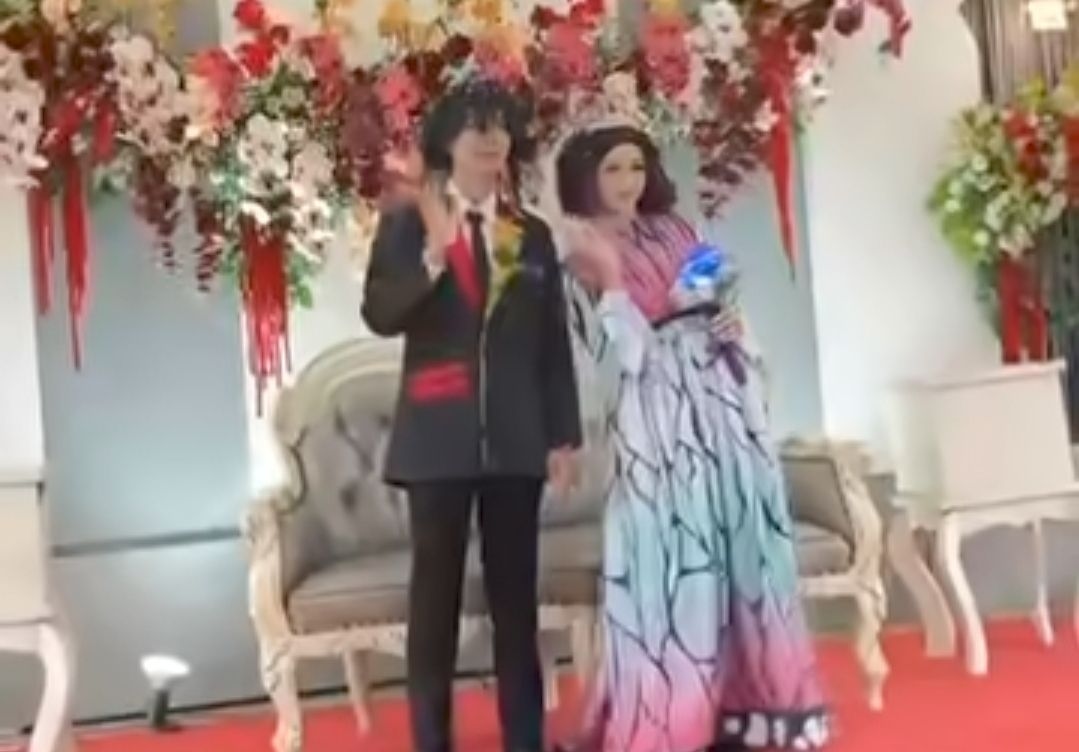 Viral, Pernikahan Gen Z di Tasikmalaya Kenakan Kostum Cosplay Demon Slayer, Netizen : It's My Dream! 