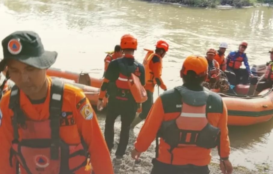 Tenggelam di Sungai KB 15 Grobogan, Dua Pelajar SMA Belum Ditemukan 