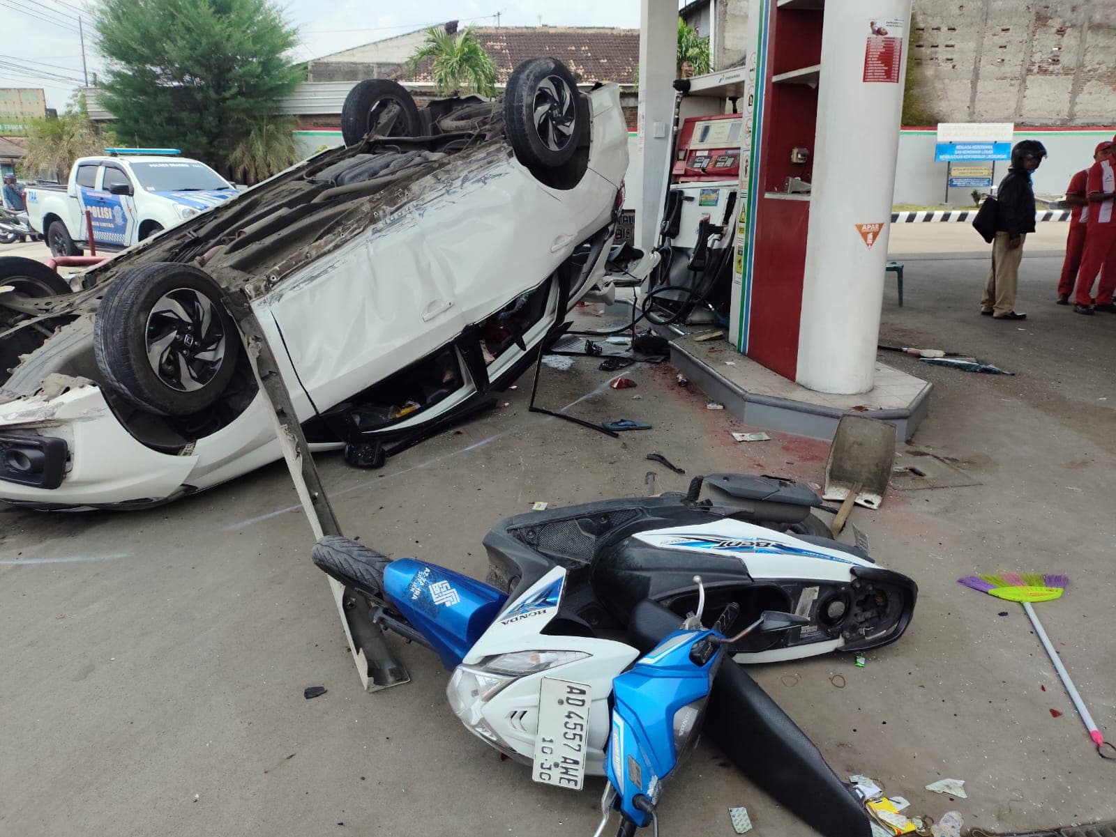 Mobilio Terguling di SPBU Bener Sragen, Enam Orang Dilarikan ke Rumah Sakit