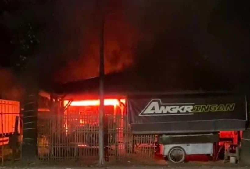 Angkringan di Kudus Hangus Dilalap Api, Diduga Korsleting Saat Ditinggal Libur Lebaran