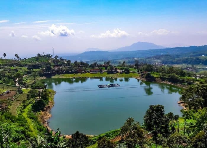 Misteri Wisata Telaga Wahyu di Magetan: Surga Tersembunyi dan Mitos yang Berkaitan dengan Pernikahan