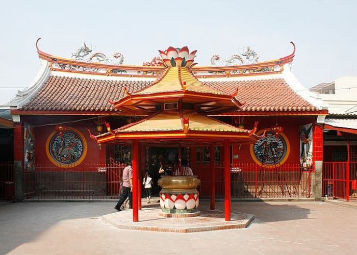 Sejarah Klenteng Kim Tek Le (Jin De Yuan): Keindahan dan Kebijaksanaan yang Abadi di Tengah Jakarta