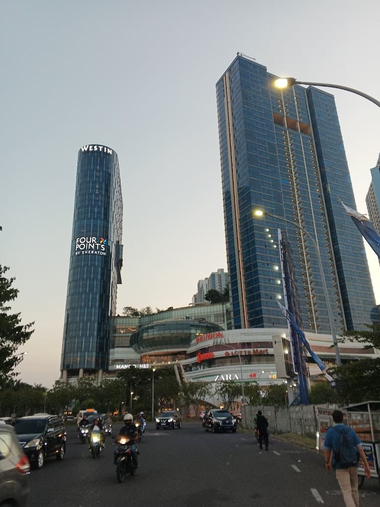 Pakuwon Mall Surabaya: Pusatnya One Stop Shopping dan Hiburan Mewah Terbesar di Indonesia, Bikin Betah Seharian!