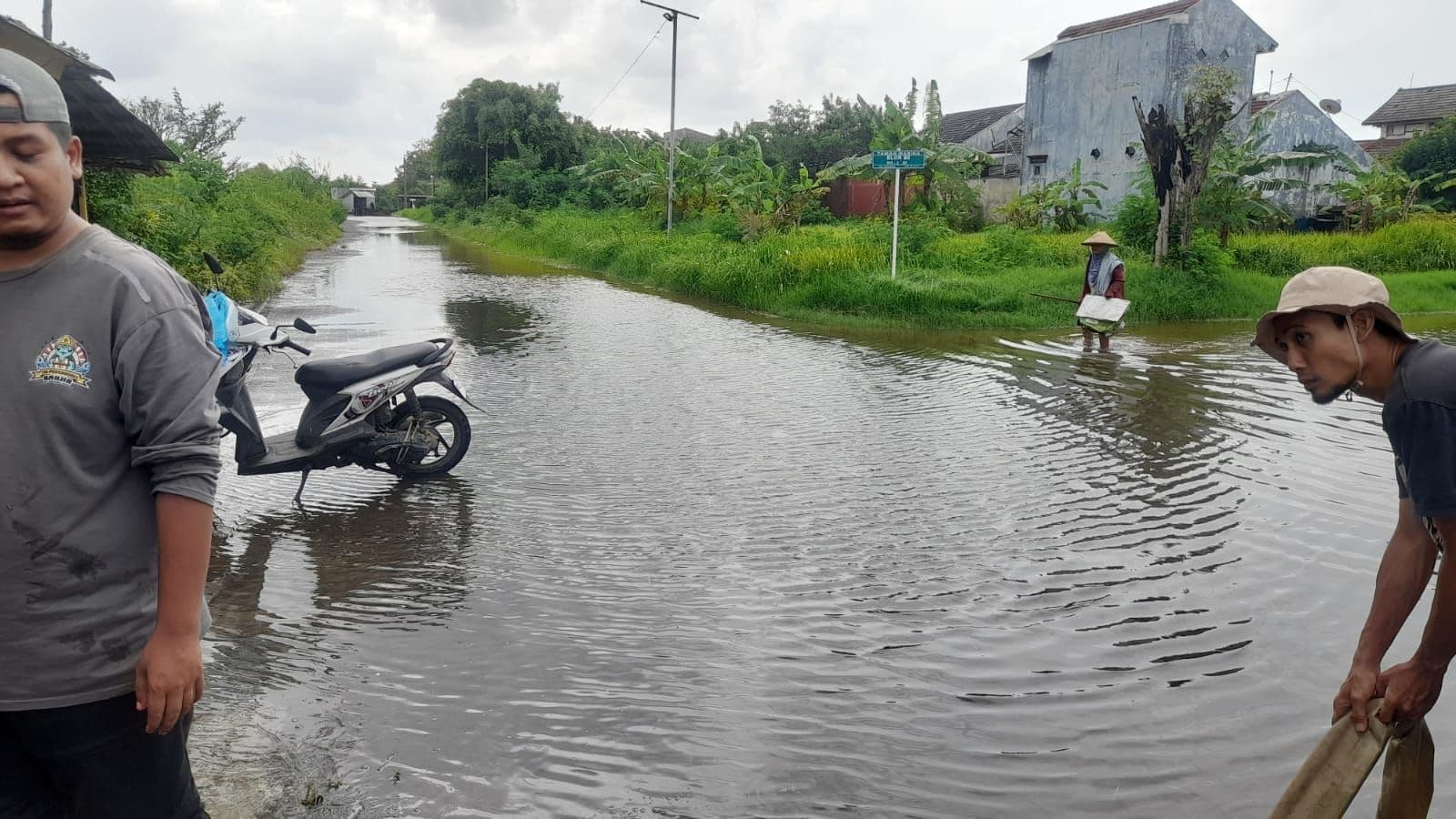 18 Tahun Bertahan di Tengah Genangan, Derita Warga Taman Marina Semarang yang Dihantui Banjir dan Rob Sepanjang Hari