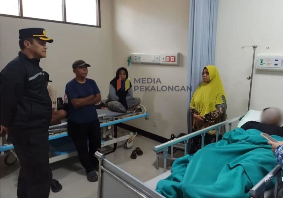 Kapolres Pekalongan Kota Jenguk Korban Ledakan Petasan di RSI Pekajangan