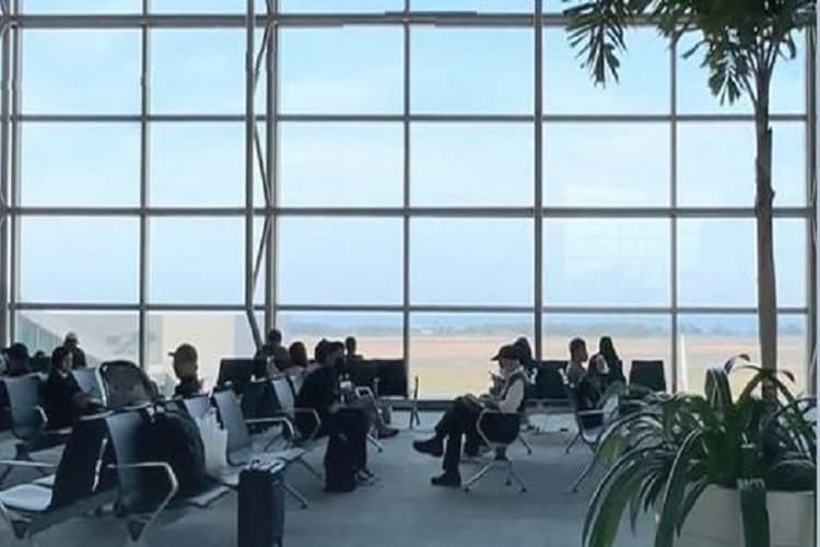 Nasib WNI dan Jemaah Umrah Indonesia Terjebak di Madinah - Dubai, Akibat Perang AS–Iran Picu Penutupan Bandara di Timur Tengah