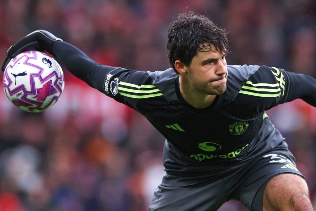 Kisah Sukses Senne Lammens: Kiper Muda Belgia yang Akhiri Kegalauan Manchester United di Posisi Penjaga Gawang