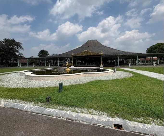 Jelajahi Solo Lebih Dalam: Rekomendasi Destinasi Wisata Budaya untuk Liburan Keluarga