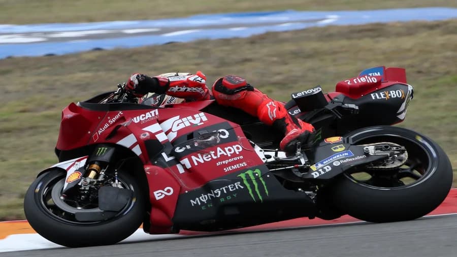 Marc Marquez Dapat Hukuman Long Lap di MotoGP Amerika usai Tabrak Di Giannantonio