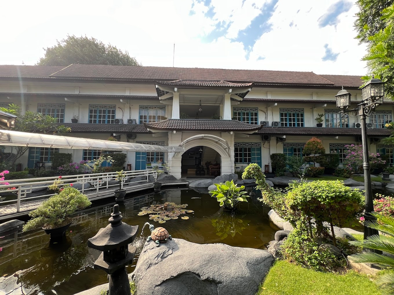 7 Hotel Unik di Kediri 2026, dari Bangunan Kolonial hingga Resort Mediterania