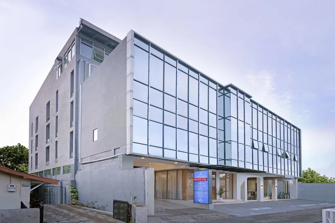 Gaya Hidup 'Sip & Stay' 2026: Rekomendasi 10 Hotel Dekat Kafe Hits di Solo Edisi April 2026