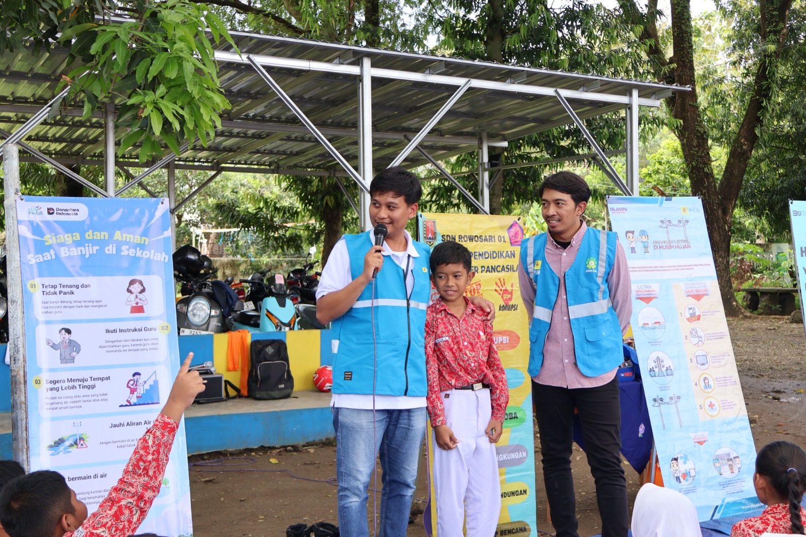 Seru dan Edukatif! Intip Aksi 100 Siswa SDN 1 Rowosari Berlatih Evakuasi dan Keamanan Listrik Saat Banjir Bersama PLN